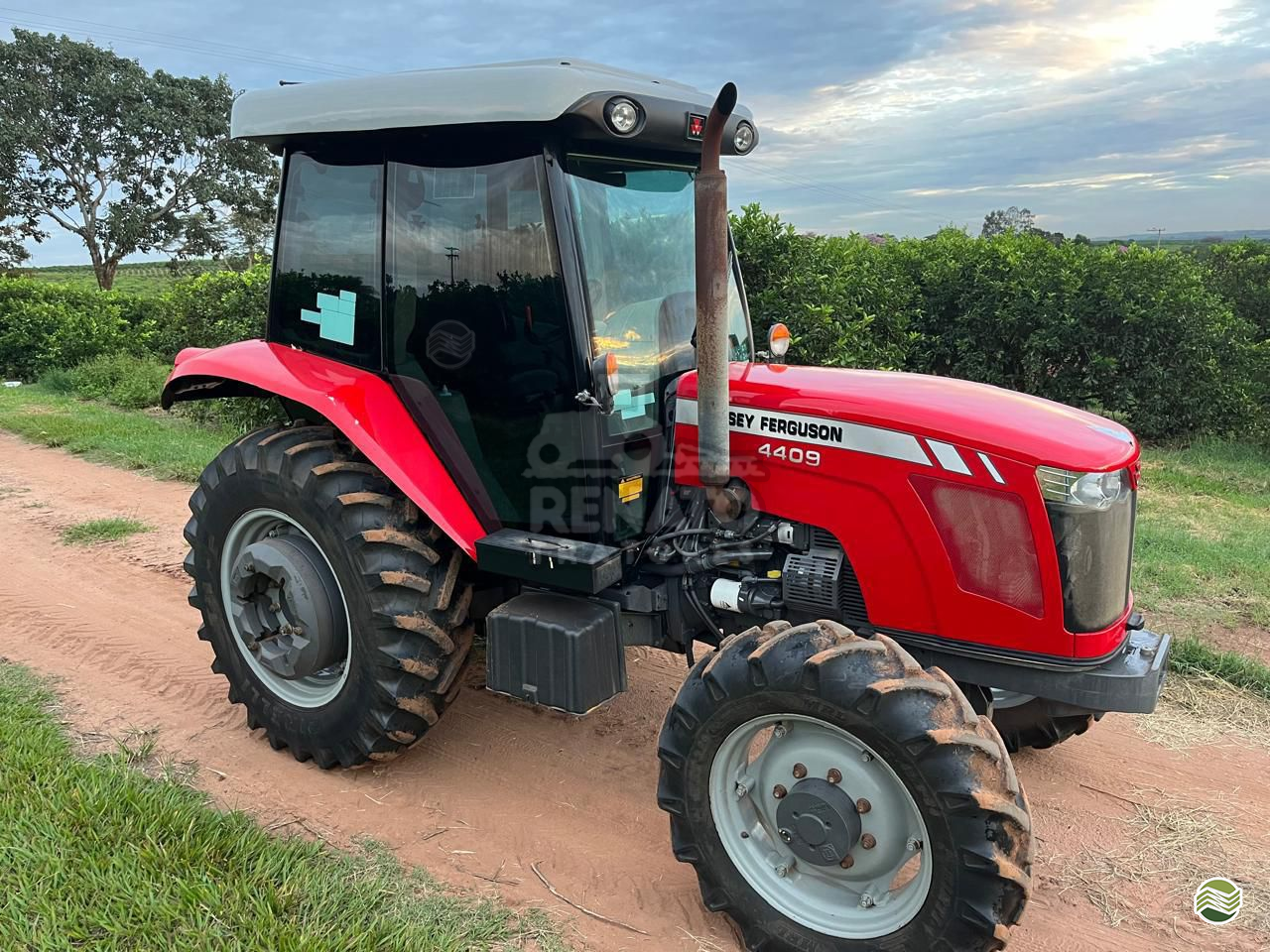 TRATOR MASSEY FERGUSON MF 4409 Tração 4x4 Renato Tratores SERTAOZINHO SÃO PAULO SP
