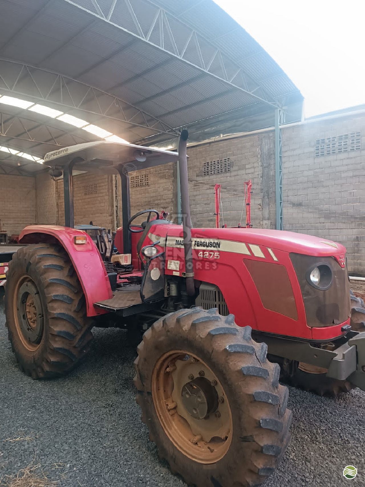TRATOR MASSEY FERGUSON MF 4275 Tração 4x4 Renato Tratores SERTAOZINHO SÃO PAULO SP