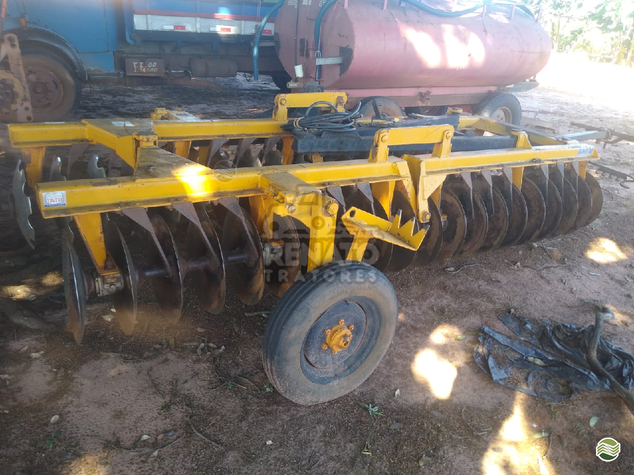 IMPLEMENTOS AGRICOLAS GRADE NIVELADORA NIVELADORA 40 DISCOS Renato Tratores SERTAOZINHO SÃO PAULO SP