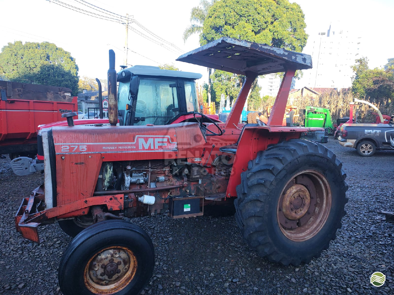 TRATOR MASSEY FERGUSON MF 275 Tração 4x2 Renato Tratores SERTAOZINHO SÃO PAULO SP