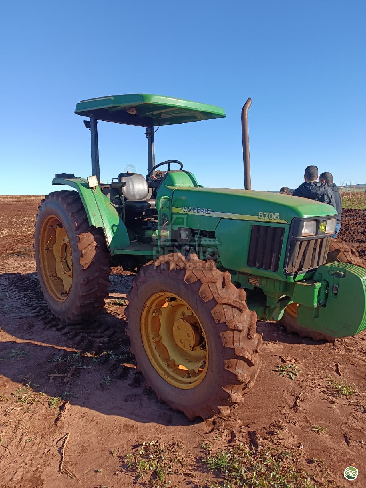 TRATOR JOHN DEERE JOHN DEERE 5705 Tração 4x4 Renato Tratores SERTAOZINHO SÃO PAULO SP