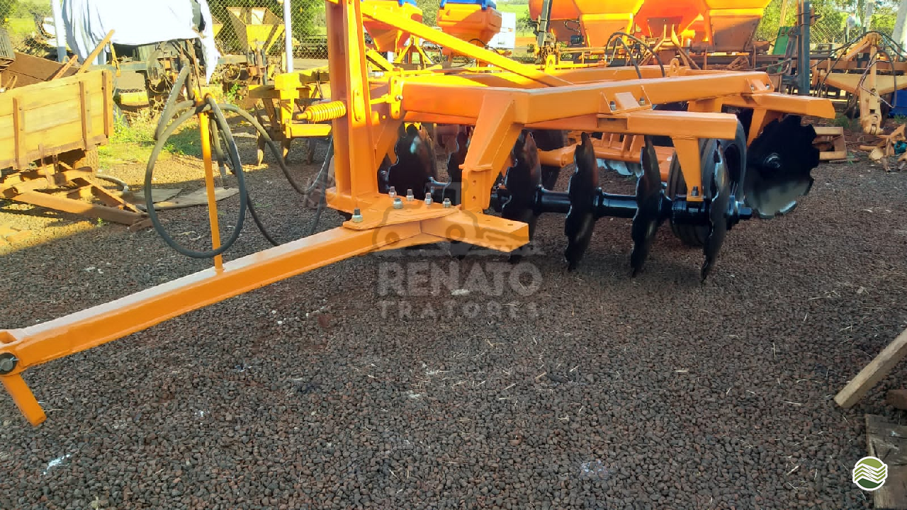 IMPLEMENTOS AGRICOLAS GRADE ARADORA ARADORA 14 DISCOS Renato Tratores SERTAOZINHO SÃO PAULO SP
