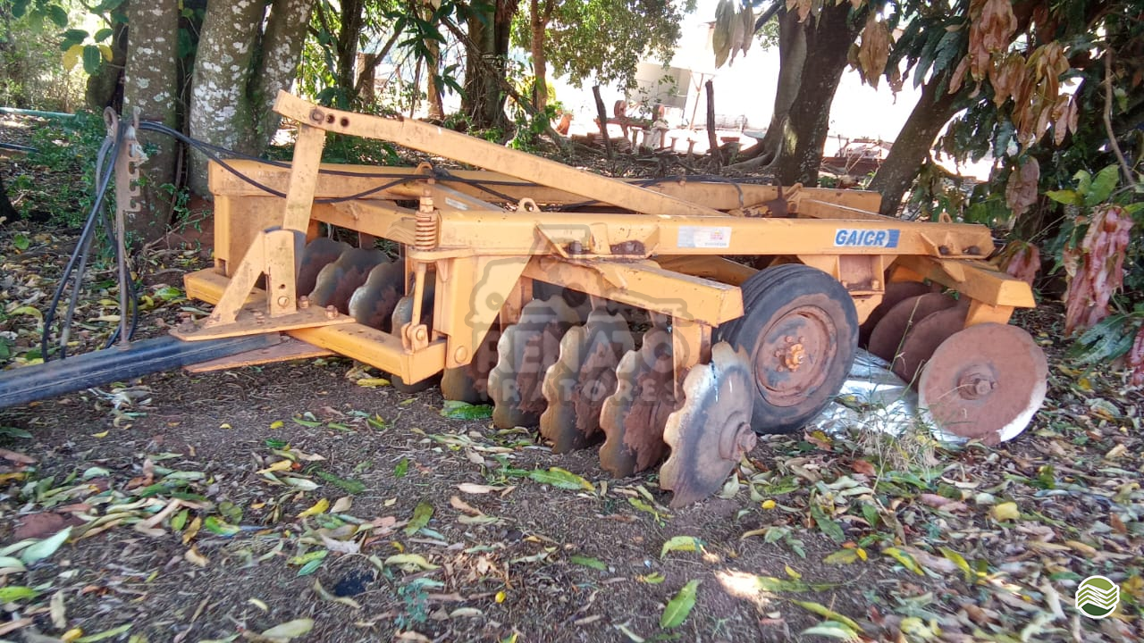 IMPLEMENTOS AGRICOLAS GRADE INTERMEDIÁRIA INTERMEDIÁRIA 20 DISCOS Renato Tratores SERTAOZINHO SÃO PAULO SP