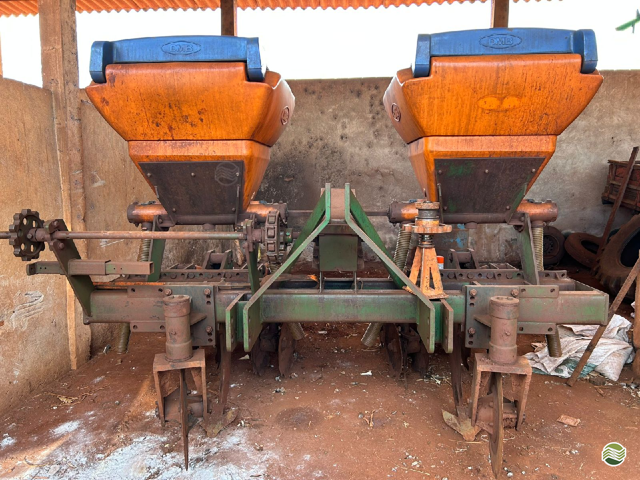 IMPLEMENTOS AGRICOLAS CULTIVADOR 2 LINHAS ADUBADOR Renato Tratores SERTAOZINHO SÃO PAULO SP