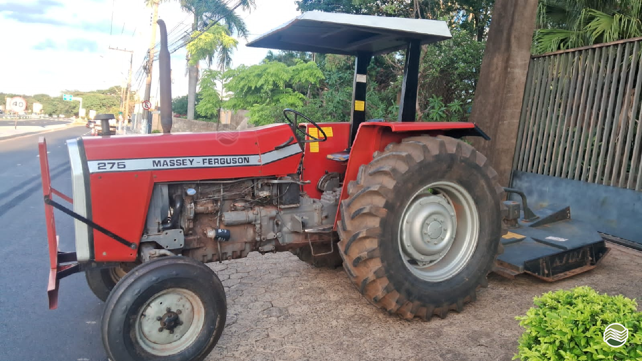 TRATOR MASSEY FERGUSON MF 275 Tração 4x2 Renato Tratores SERTAOZINHO SÃO PAULO SP