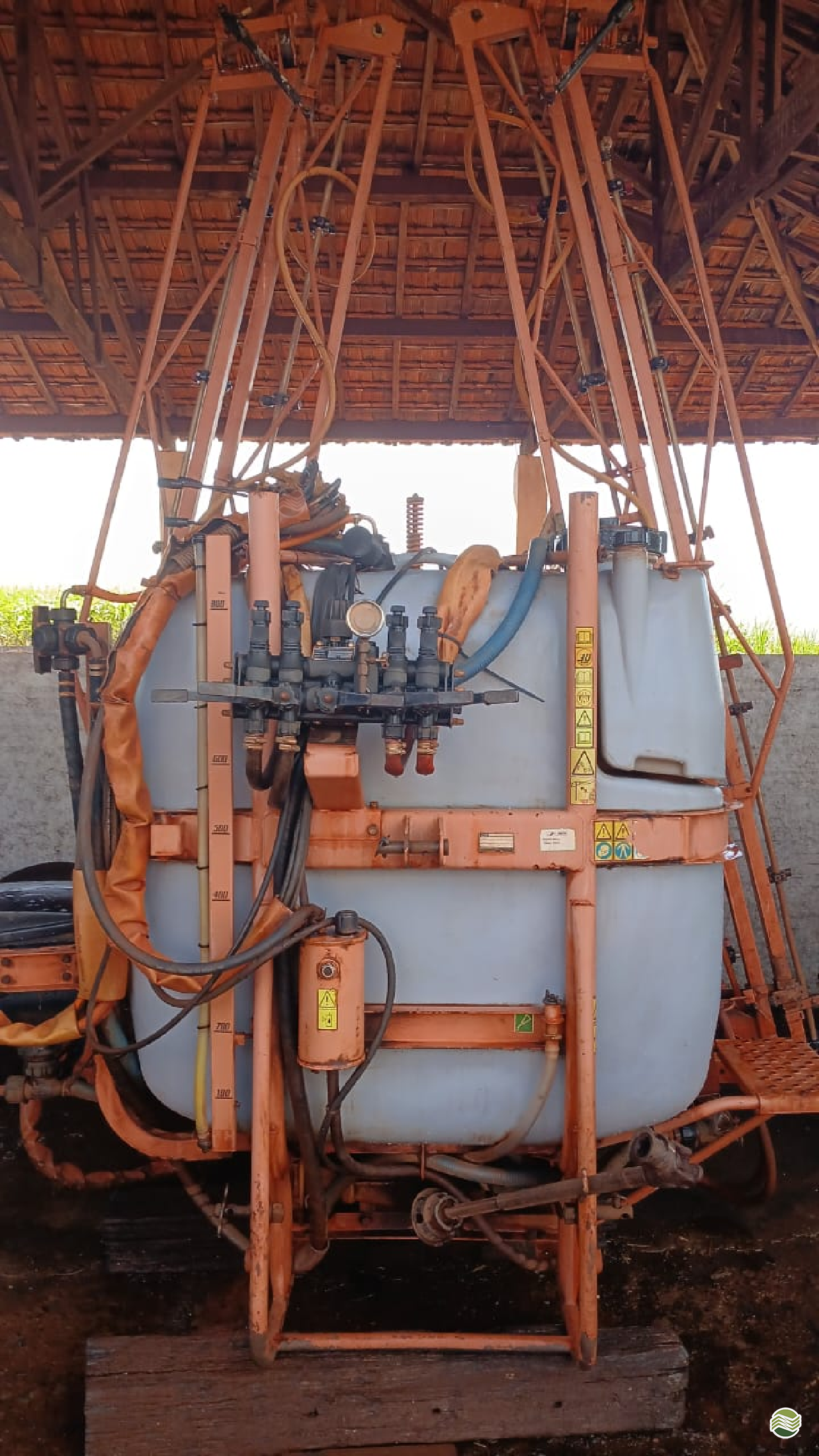 IMPLEMENTOS AGRICOLAS PULVERIZADOR 800L Renato Tratores SERTAOZINHO SÃO PAULO SP