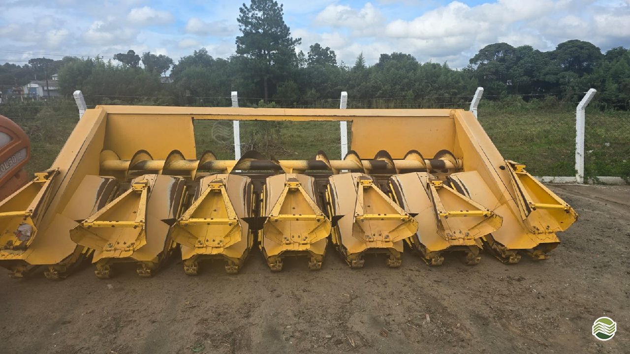 PLATAFORMA COLHEITADEIRA NEW HOLLAND MILHO Atacado Agrisser VACARIA RIO GRANDE DO SUL RS