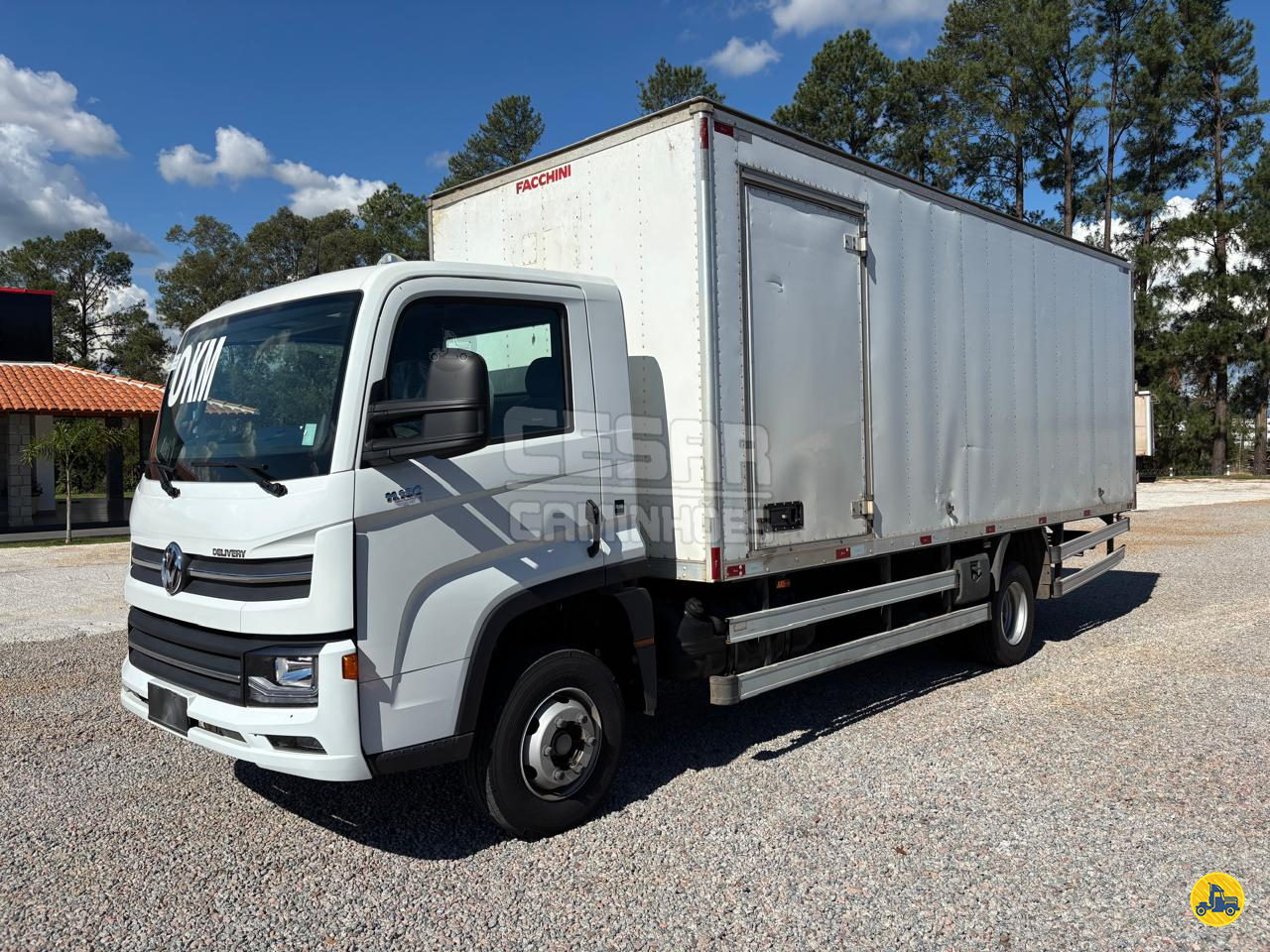 CAMINHAO VOLKSWAGEN VW 11180 Baú Furgão 3/4 4x2 Cesar Caminhões SAO JOAO DA BOA VISTA SÃO PAULO SP