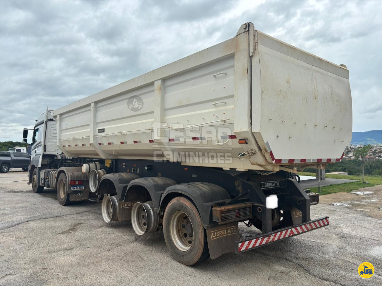 CARRETA SEMI-REBOQUE BASCULANTE Cesar Caminhões SAO JOAO DA BOA VISTA SÃO PAULO SP