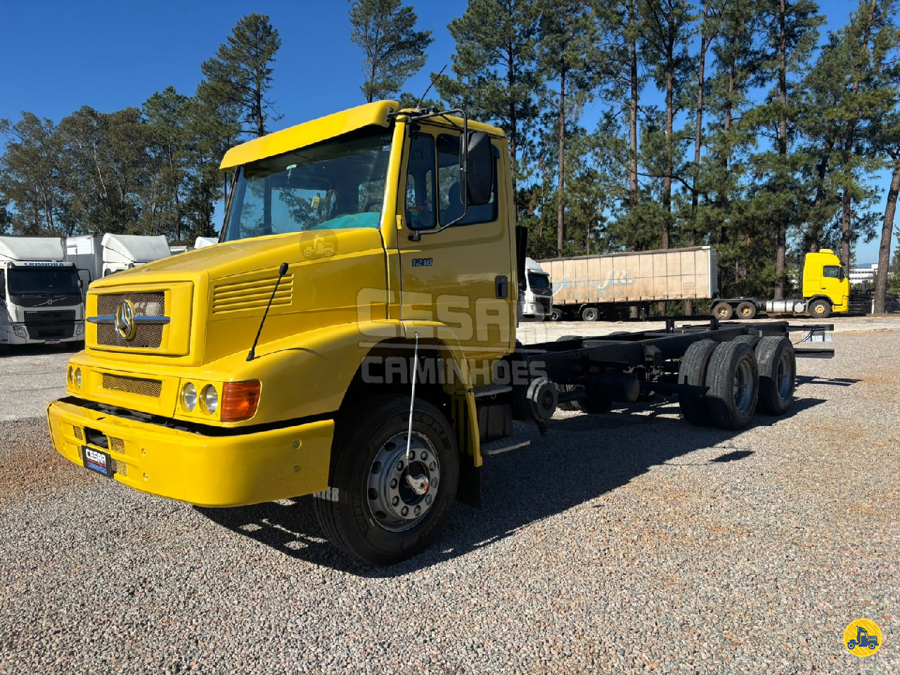 CAMINHAO MERCEDES-BENZ MB 1218 Chassis Truck 6x2 Cesar Caminhões SAO JOAO DA BOA VISTA SÃO PAULO SP