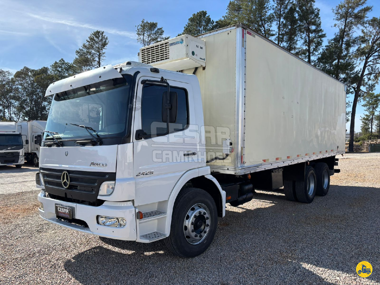 CAMINHAO MERCEDES-BENZ MB 2425 Baú Frigorífico Truck 6x2 Cesar Caminhões SAO JOAO DA BOA VISTA SÃO PAULO SP