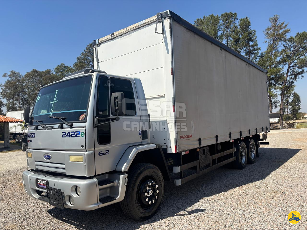 CAMINHAO FORD CARGO 2422 Baú Sider Truck 6x2 Cesar Caminhões SAO JOAO DA BOA VISTA SÃO PAULO SP