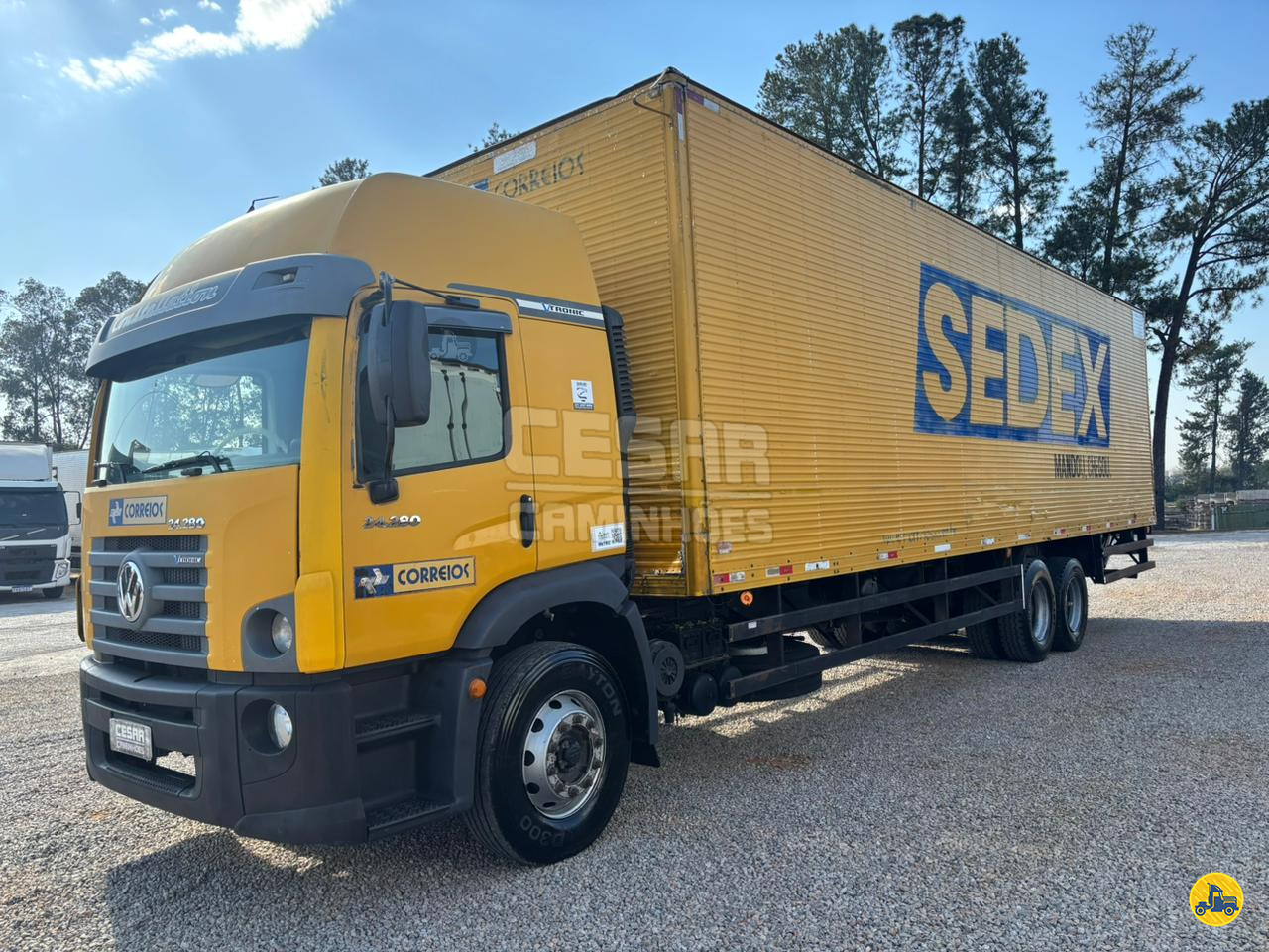 CAMINHAO VOLKSWAGEN VW 24280 Baú Furgão Truck 6x2 Cesar Caminhões SAO JOAO DA BOA VISTA SÃO PAULO SP