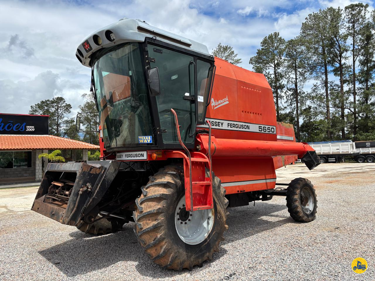 COLHEITADEIRA MASSEY FERGUSON MF 5650 Cesar Caminhões SAO JOAO DA BOA VISTA SÃO PAULO SP