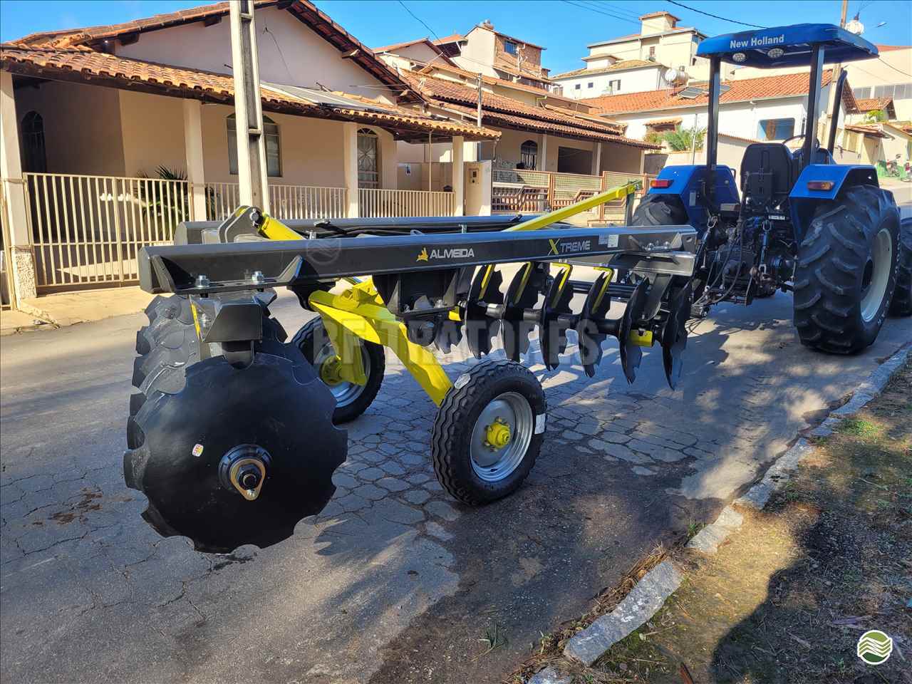 IMPLEMENTOS AGRICOLAS GRADE ARADORA ARADORA 14 DISCOS BF Tratores PIRACEMA MINAS GERAIS MG