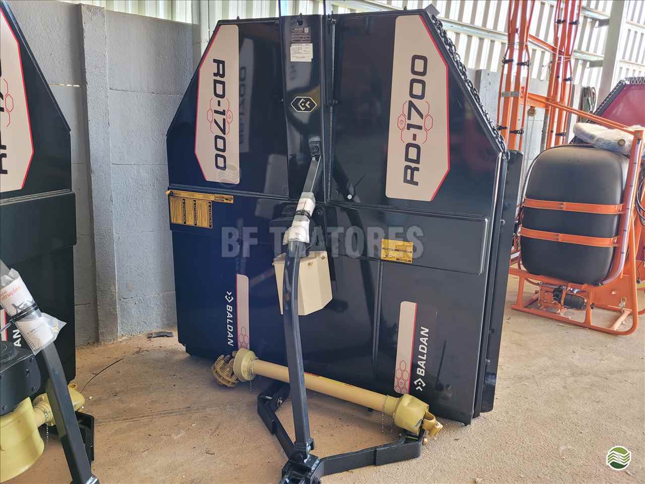 IMPLEMENTOS AGRICOLAS ROCADEIRA ROCADEIRA HIDRÁULICA BF Tratores PIRACEMA MINAS GERAIS MG