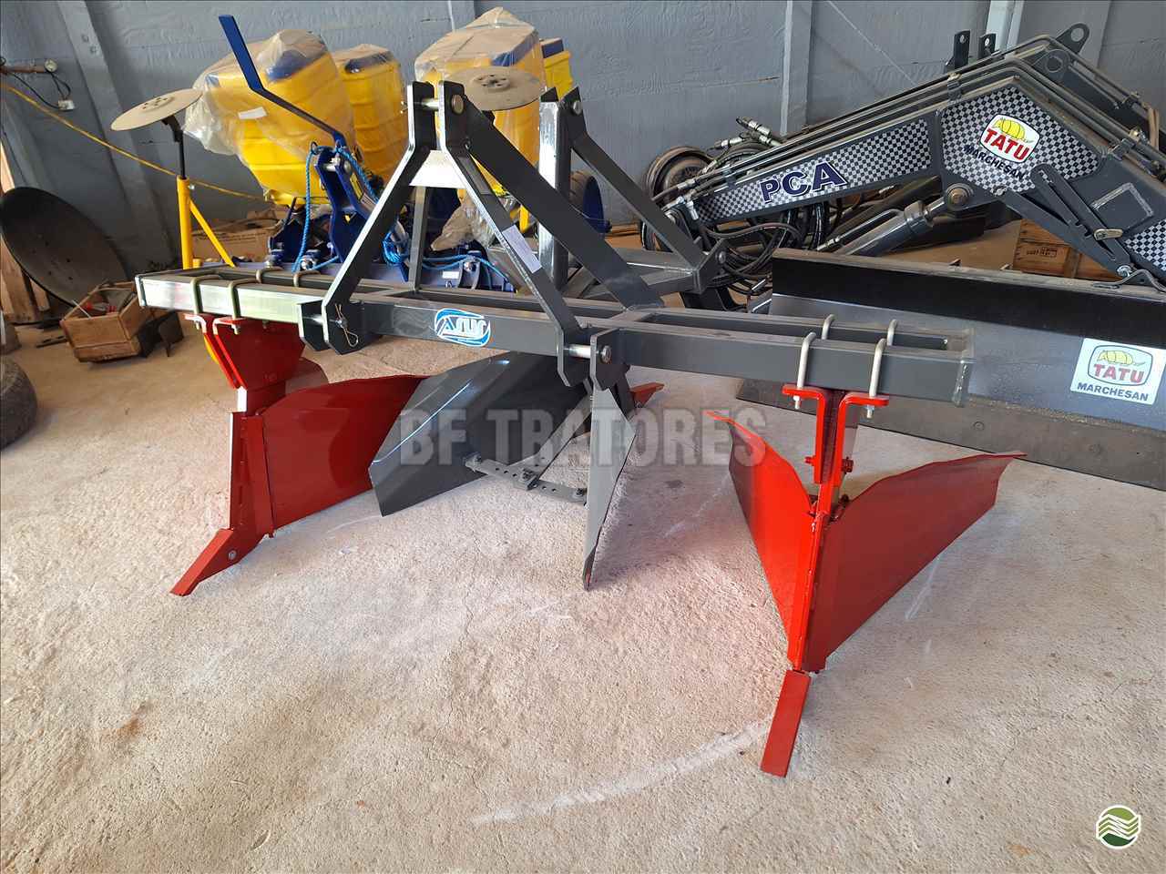 IMPLEMENTOS AGRICOLAS SULCADOR 2 LINHAS BF Tratores PIRACEMA MINAS GERAIS MG
