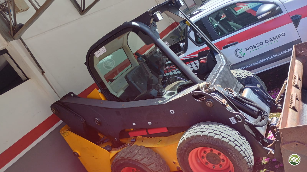 MINI CARREGADEIRA JCB 190 Nosso Campo Agriculture - Mahindra - Matriz ARAPOTI PARANÁ PR