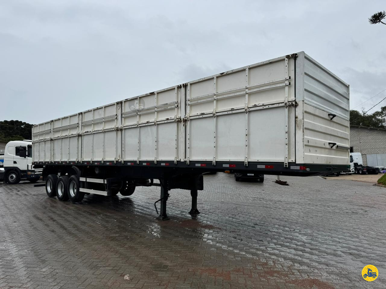 CARRETA SEMI-REBOQUE GRANELEIRO Manica Caminhões CURITIBA PARANÁ PR