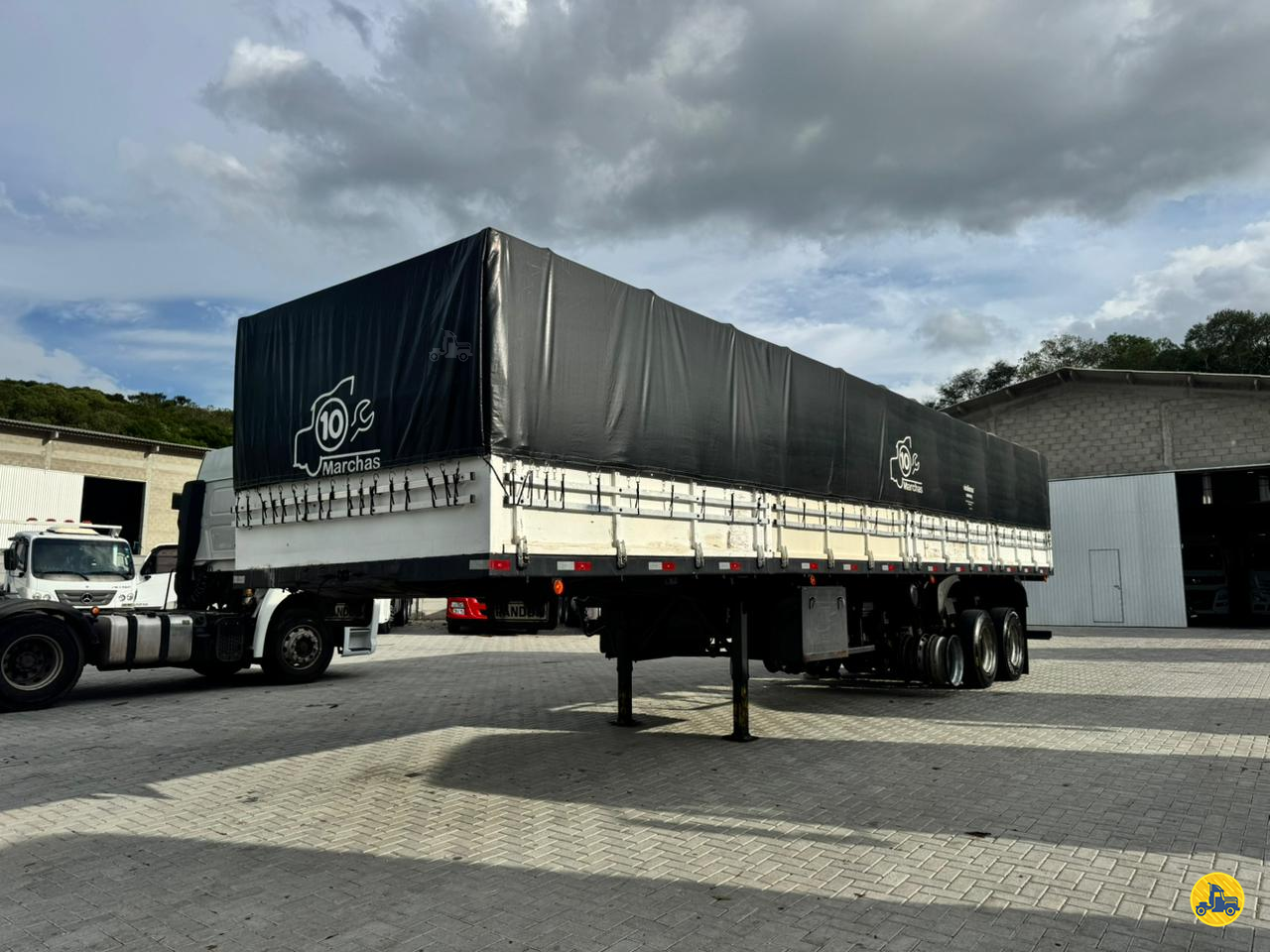 CARRETA SEMI-REBOQUE GRANELEIRO Manica Caminhões CURITIBA PARANÁ PR