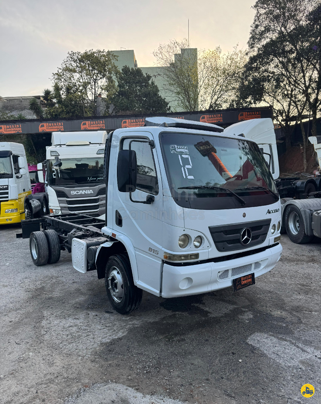 CAMINHAO MERCEDES-BENZ MB 815 Chassis Toco 4x2 Rossini Caminhões SAO BERNARDO DO CAMPO SÃO PAULO SP