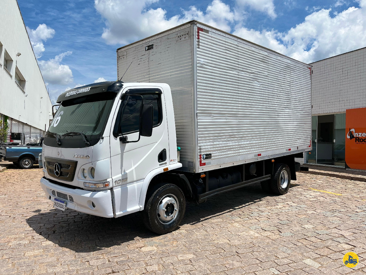 CAMINHAO MERCEDES-BENZ MB 1016 Baú Furgão 3/4 4x2 Onze Rodas Caminhões e Utilitários ITATIBA SÃO PAULO SP