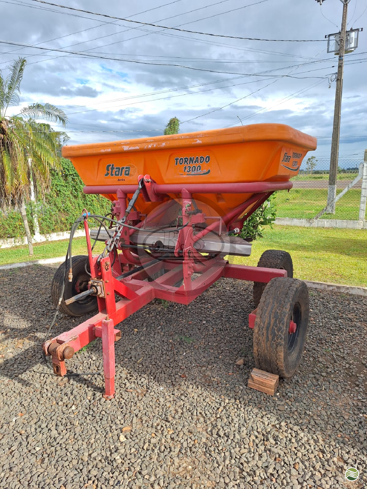 IMPLEMENTOS AGRICOLAS DISTRIBUIDOR FERTILIZANTES DISCO DUPLO Bortolin E Silva URUGUAIANA RIO GRANDE DO SUL RS