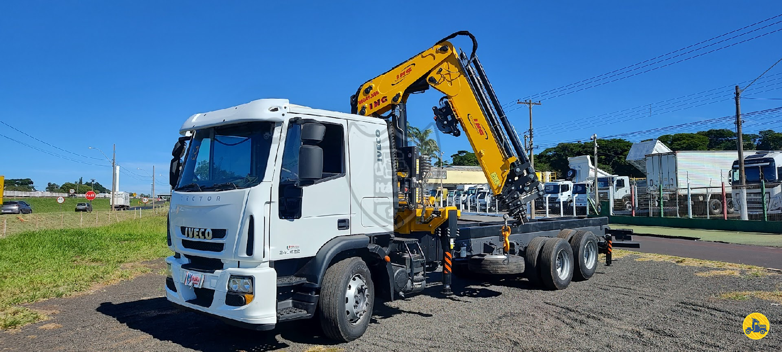 CAMINHAO IVECO TECTOR 240E22 Munck Truck 6x2 Itália Caminhões RIBEIRAO PRETO SÃO PAULO SP
