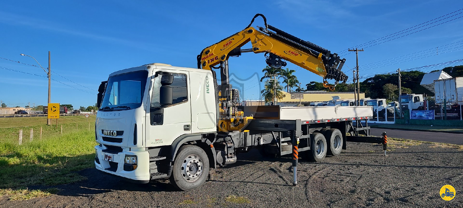 CAMINHAO IVECO TECTOR 240E22 Munck Truck 6x2 Itália Caminhões RIBEIRAO PRETO SÃO PAULO SP