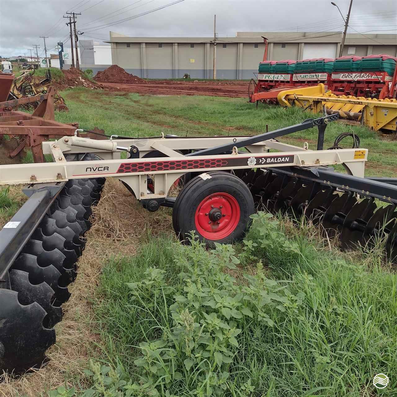 IMPLEMENTOS AGRICOLAS GRADE NIVELADORA NIVELADORA 42 DISCOS Precilo Máquinas PONTA PORA MATO GROSSO DO SUL MS