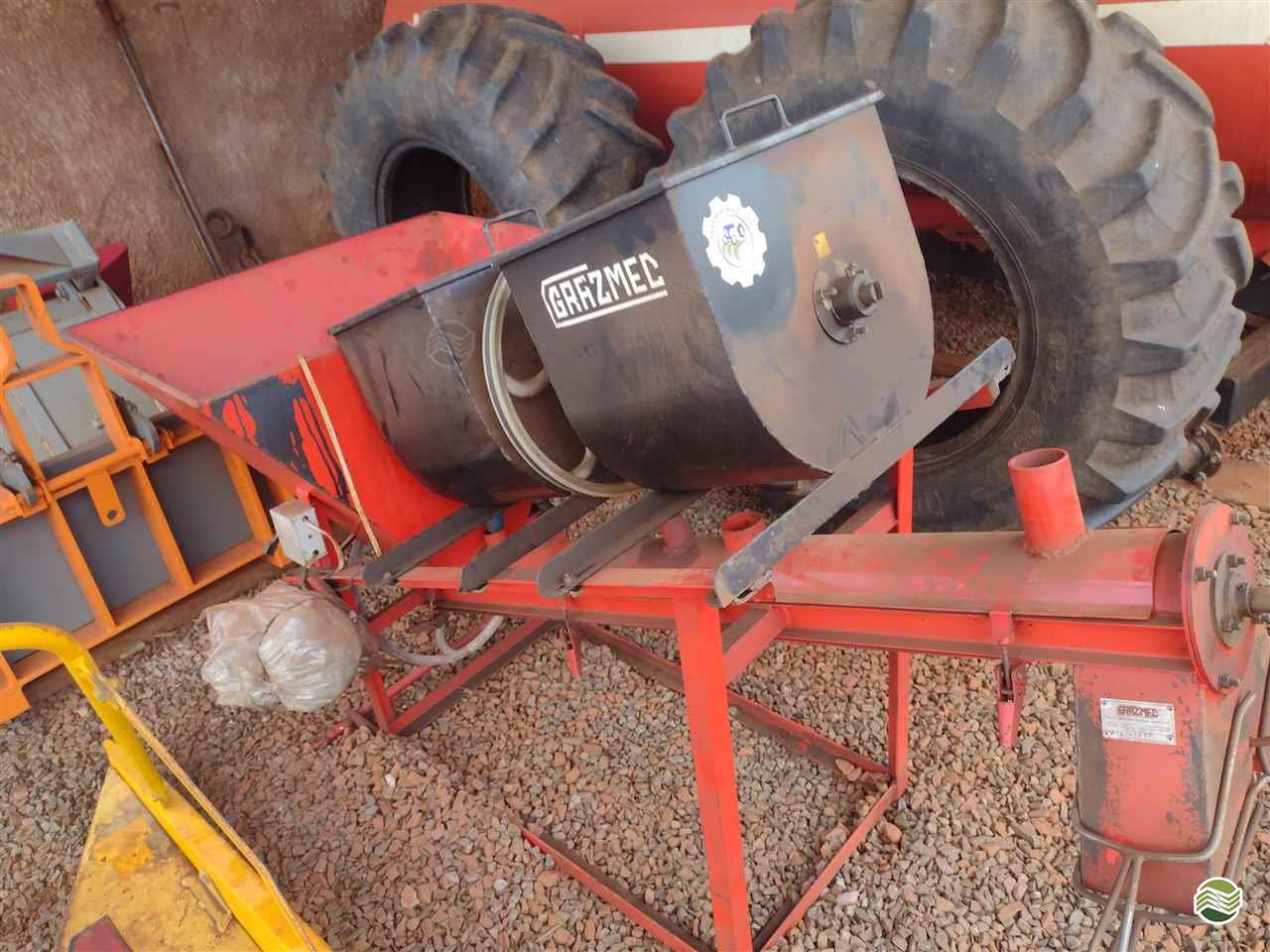 IMPLEMENTOS AGRICOLAS TRATADOR DE SEMENTES TRATADOR DE SEMENTES Precilo Máquinas PONTA PORA MATO GROSSO DO SUL MS