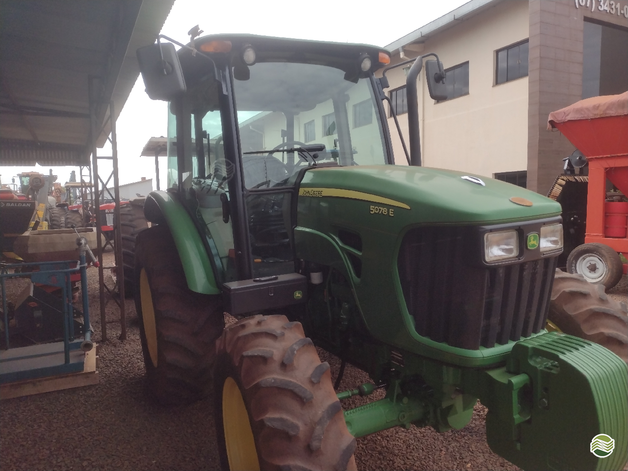TRATOR JOHN DEERE JOHN DEERE 5078E Tração 4x4 Precilo Máquinas PONTA PORA MATO GROSSO DO SUL MS