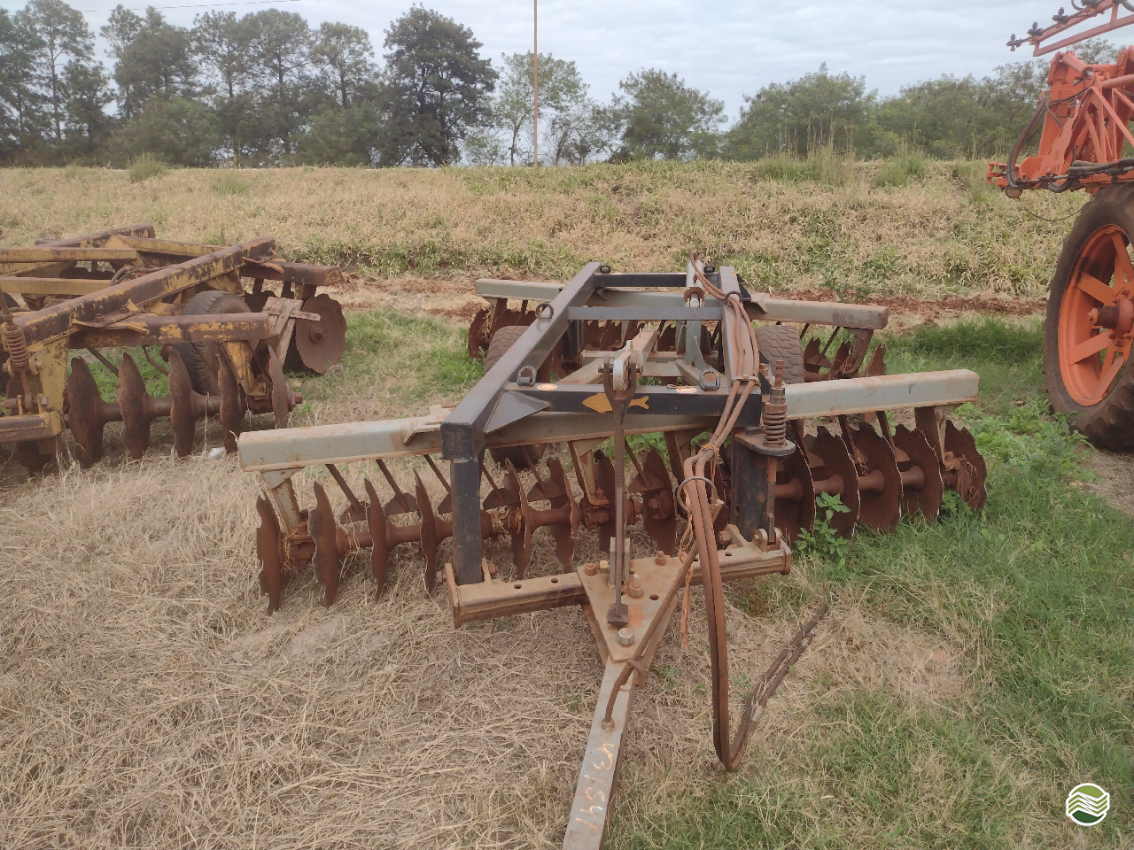 IMPLEMENTOS AGRICOLAS GRADE NIVELADORA NIVELADORA 32 DISCOS Precilo Máquinas PONTA PORA MATO GROSSO DO SUL MS