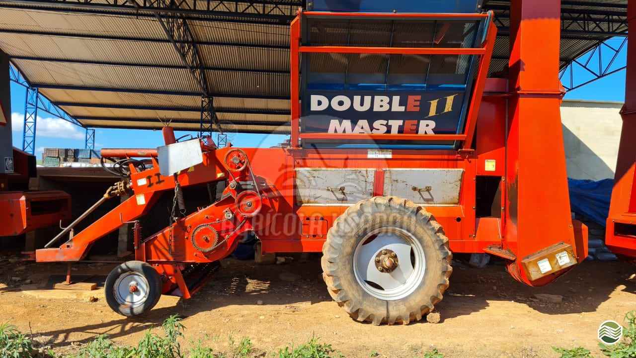 IMPLEMENTOS AGRICOLAS COLHEDORAS MIAC DOUBLE MASTER II Agrícola Usadão TAQUARITUBA SÃO PAULO SP