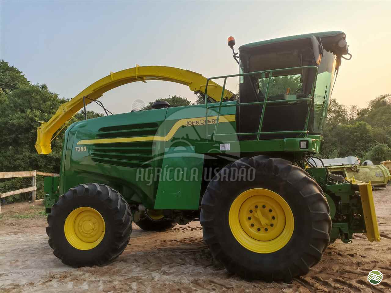 FORRAGEM E FENO JOHN DEERE FORRAGEIRA 7380 Agrícola Usadão TAQUARITUBA SÃO PAULO SP