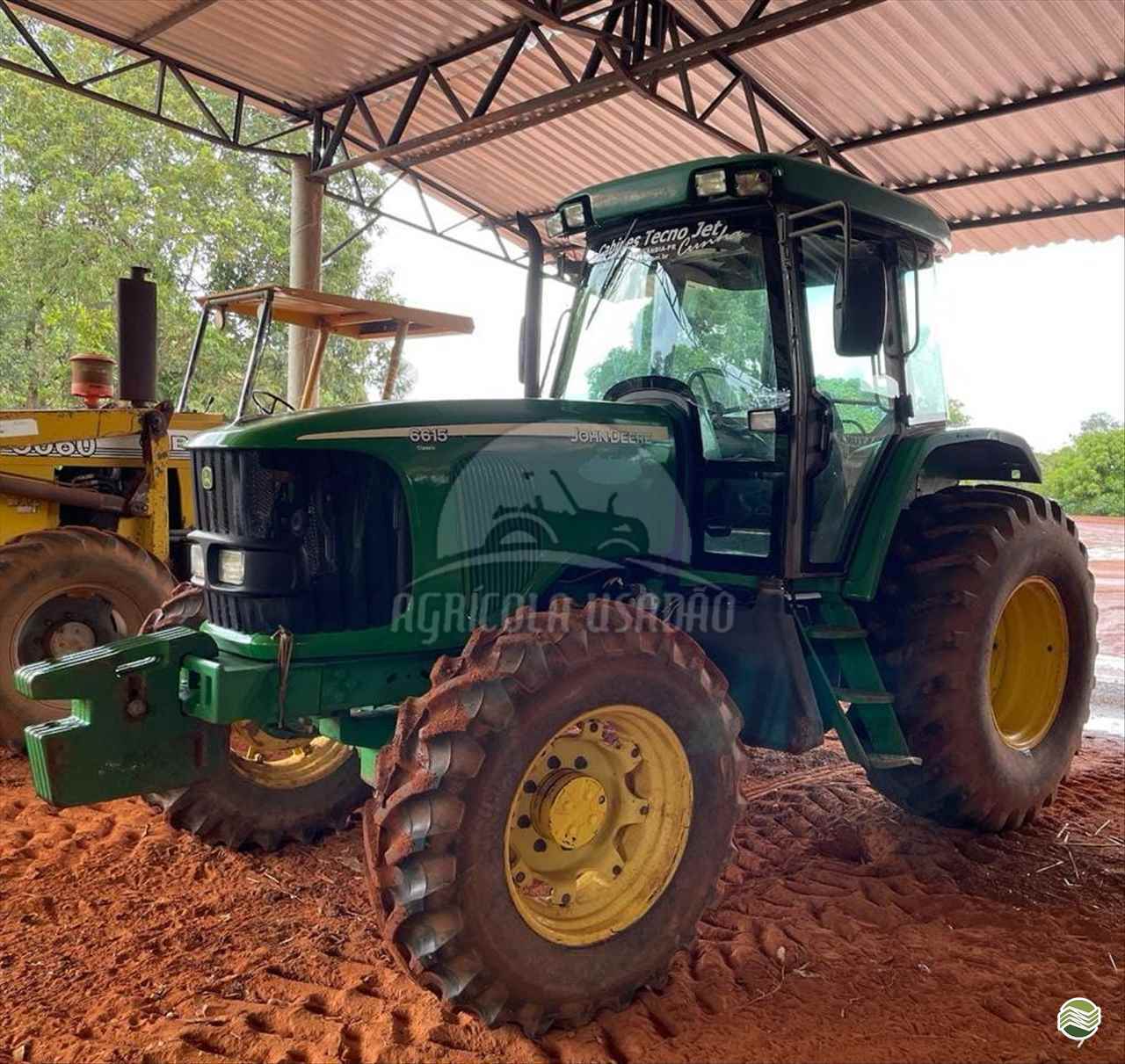 TRATOR JOHN DEERE JOHN DEERE 6615 Tração 4x4 Agrícola Usadão TAQUARITUBA SÃO PAULO SP