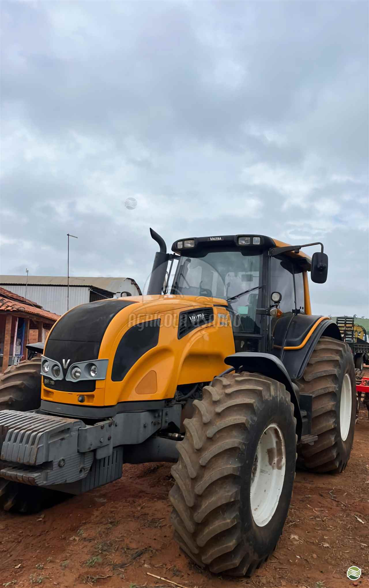 TRATOR VALTRA VALTRA BH 210 Tração 4x4 Agrícola Usadão TAQUARITUBA SÃO PAULO SP