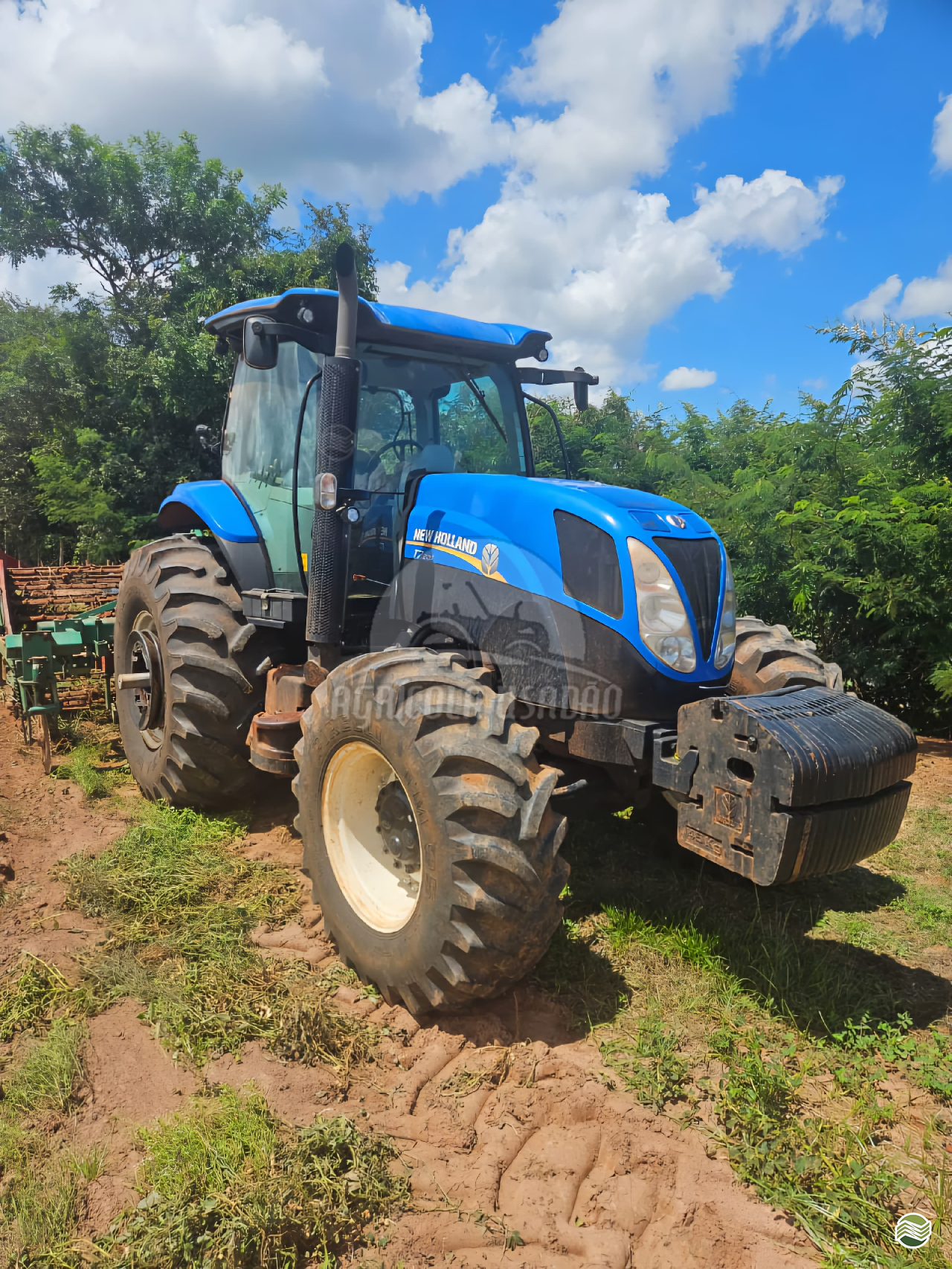 TRATOR NEW HOLLAND NEW T7 205 Tração 4x4 Agrícola Usadão TAQUARITUBA SÃO PAULO SP