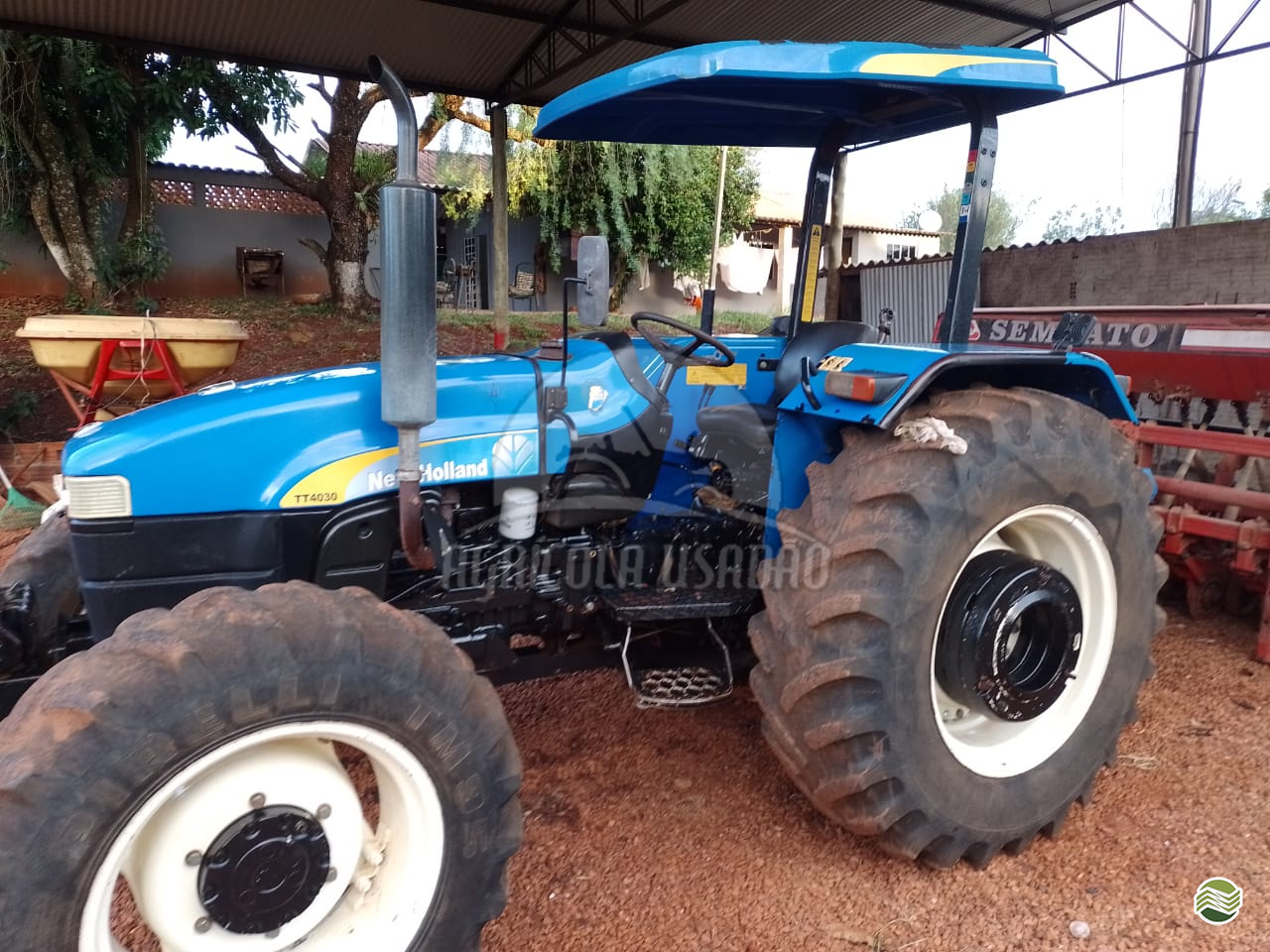 TRATOR NEW HOLLAND NEW TT 4030 Tração 4x4 Agrícola Usadão TAQUARITUBA SÃO PAULO SP