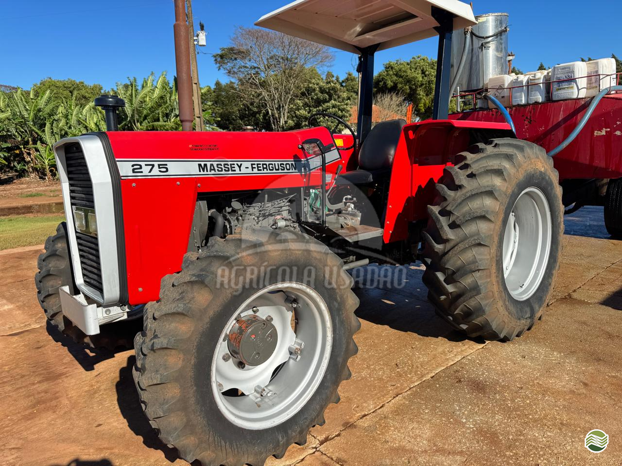 TRATOR MASSEY FERGUSON MF 275 Tração 4x4 Agrícola Usadão TAQUARITUBA SÃO PAULO SP