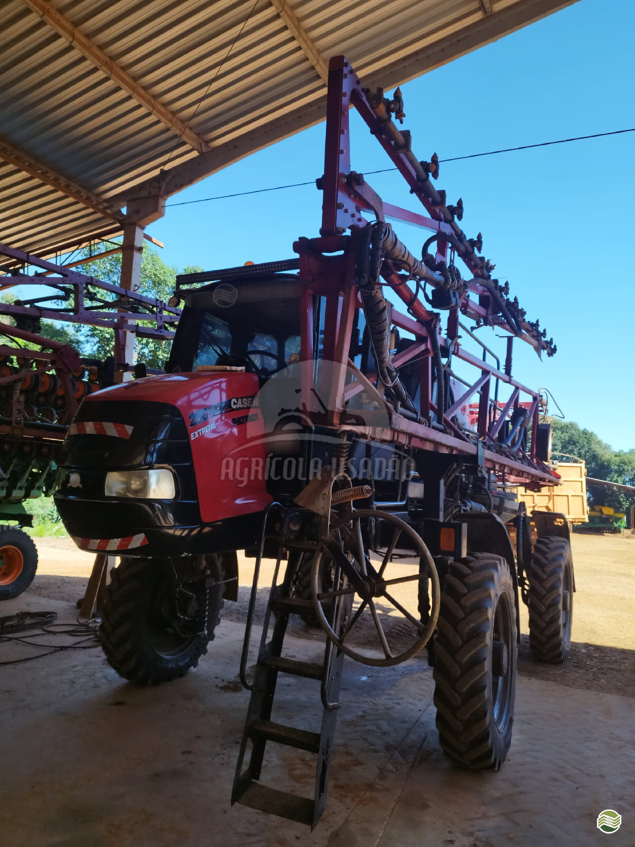 PULVERIZADOR CASE PATRIOT 250 Tração 4x4 Agrícola Usadão TAQUARITUBA SÃO PAULO SP