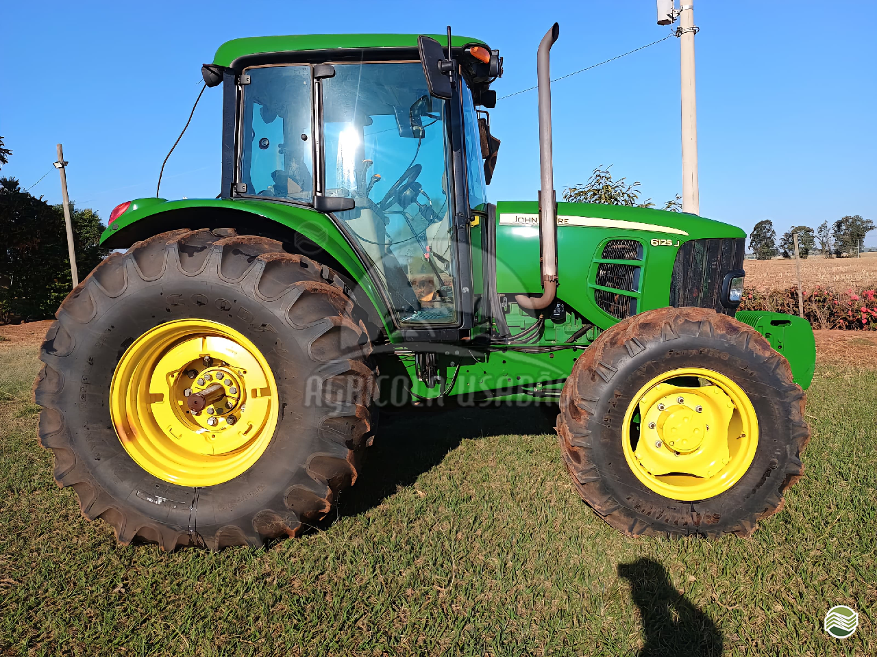 TRATOR JOHN DEERE JOHN DEERE 6125J Tração 4x4 Agrícola Usadão TAQUARITUBA SÃO PAULO SP