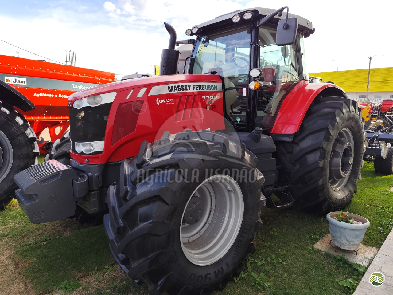 TRATOR MASSEY FERGUSON MF 7722 Tração 4x4 Agrícola Usadão TAQUARITUBA SÃO PAULO SP