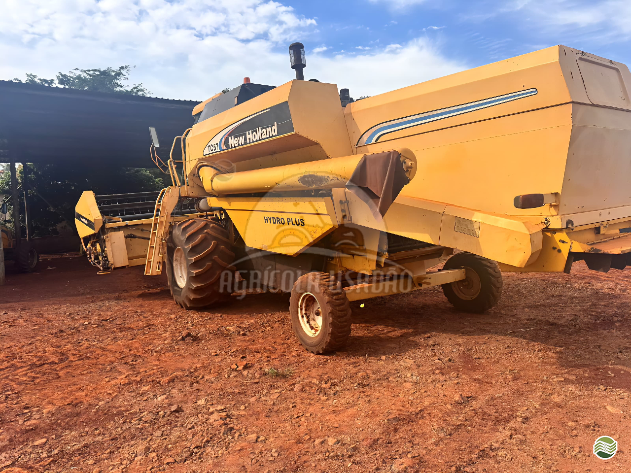 COLHEITADEIRA NEW HOLLAND TC 57 Agrícola Usadão TAQUARITUBA SÃO PAULO SP