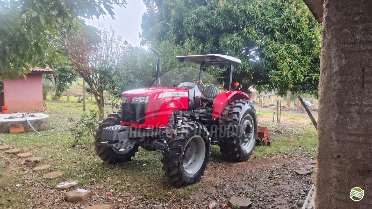 TRATOR MASSEY FERGUSON MF 4408 Tração 4x4 Agrícola Usadão TAQUARITUBA SÃO PAULO SP
