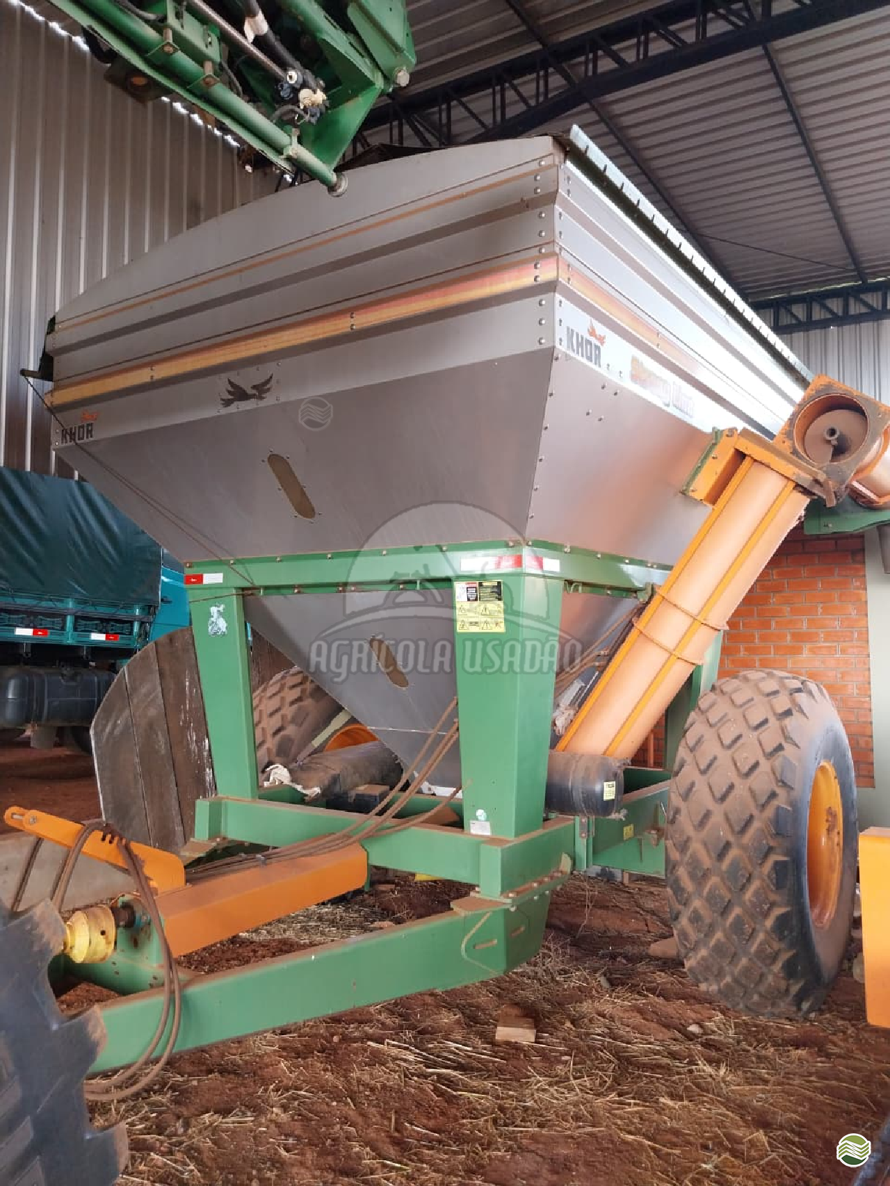 IMPLEMENTOS AGRICOLAS CARRETA BAZUKA GRANELEIRA 15000 Agrícola Usadão TAQUARITUBA SÃO PAULO SP