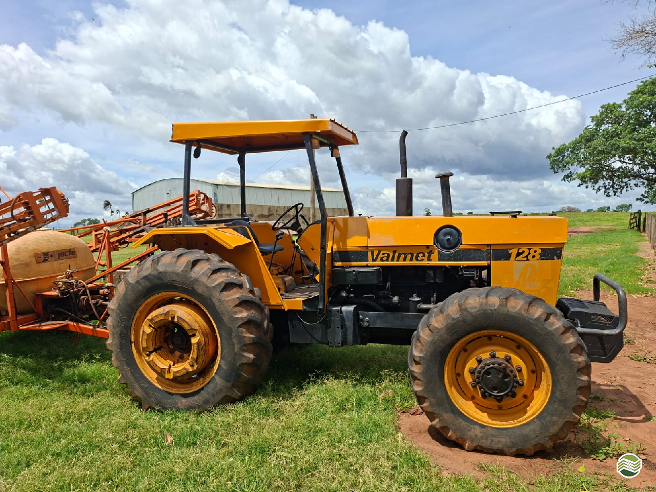 TRATOR VALMET VALMET 128 Tração 4x2 Agrícola Usadão TAQUARITUBA SÃO PAULO SP