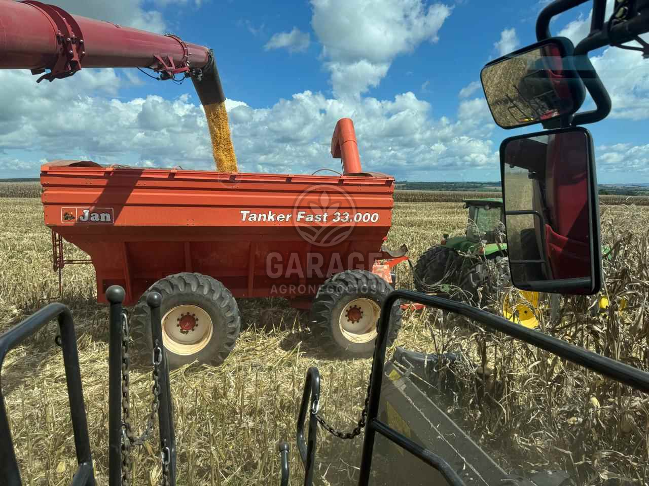 IMPLEMENTOS AGRICOLAS CARRETA BAZUKA GRANELEIRA 33000 Garage Tratores ARAGUARI MINAS GERAIS MG