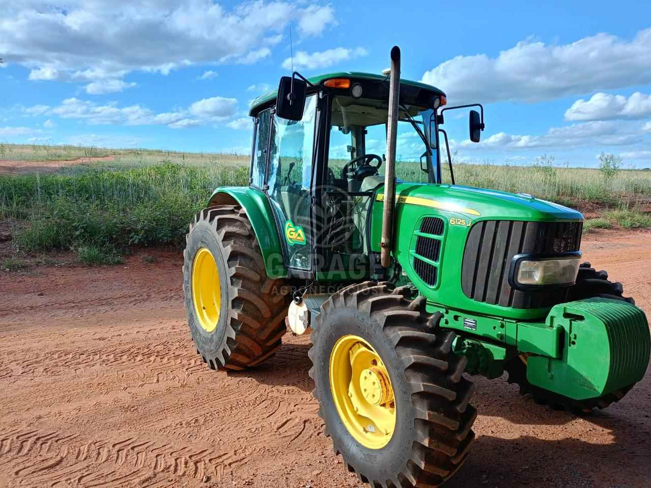 TRATOR JOHN DEERE JOHN DEERE 6125J Tração 4x4 Garage Tratores ARAGUARI MINAS GERAIS MG