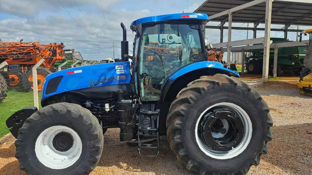 TRATOR NEW HOLLAND NEW T7 245 Tração 4x4 Garage Tratores ARAGUARI MINAS GERAIS MG